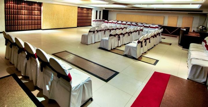 Hotel Klg International Zirakpur Экстерьер фото