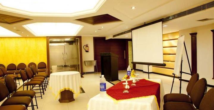 Hotel Klg International Zirakpur Экстерьер фото