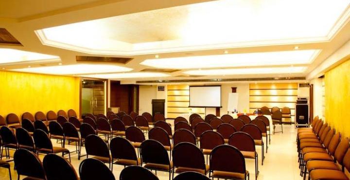 Hotel Klg International Zirakpur Экстерьер фото