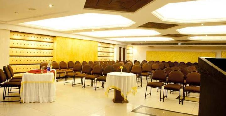 Hotel Klg International Zirakpur Экстерьер фото