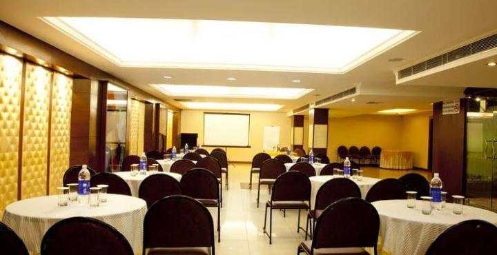 Hotel Klg International Zirakpur Экстерьер фото