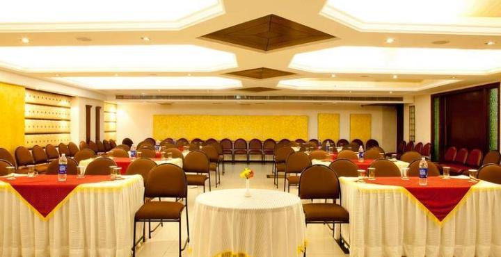 Hotel Klg International Zirakpur Экстерьер фото