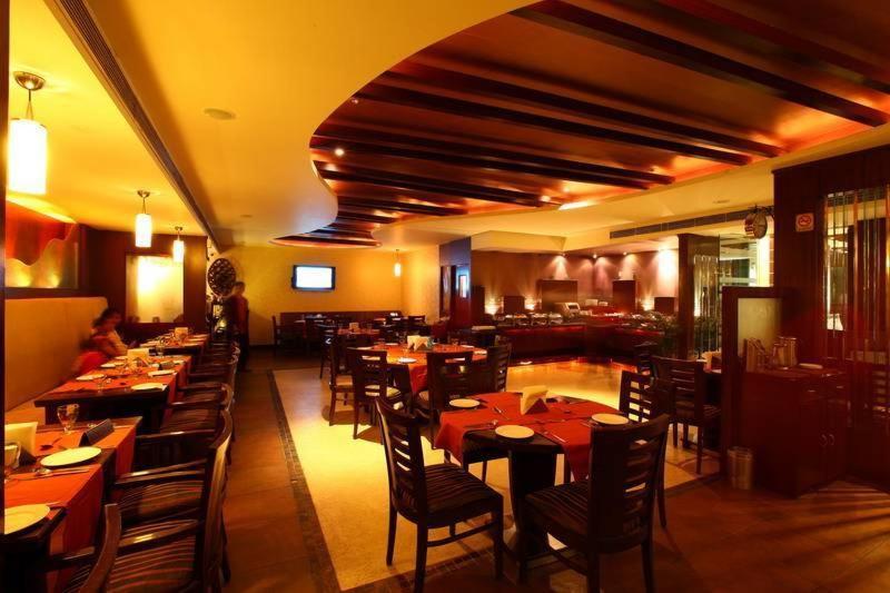 Hotel Klg International Zirakpur Экстерьер фото