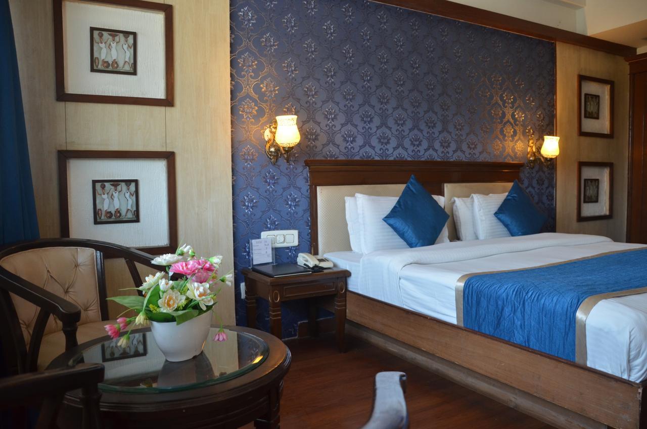 Hotel Klg International Zirakpur Экстерьер фото