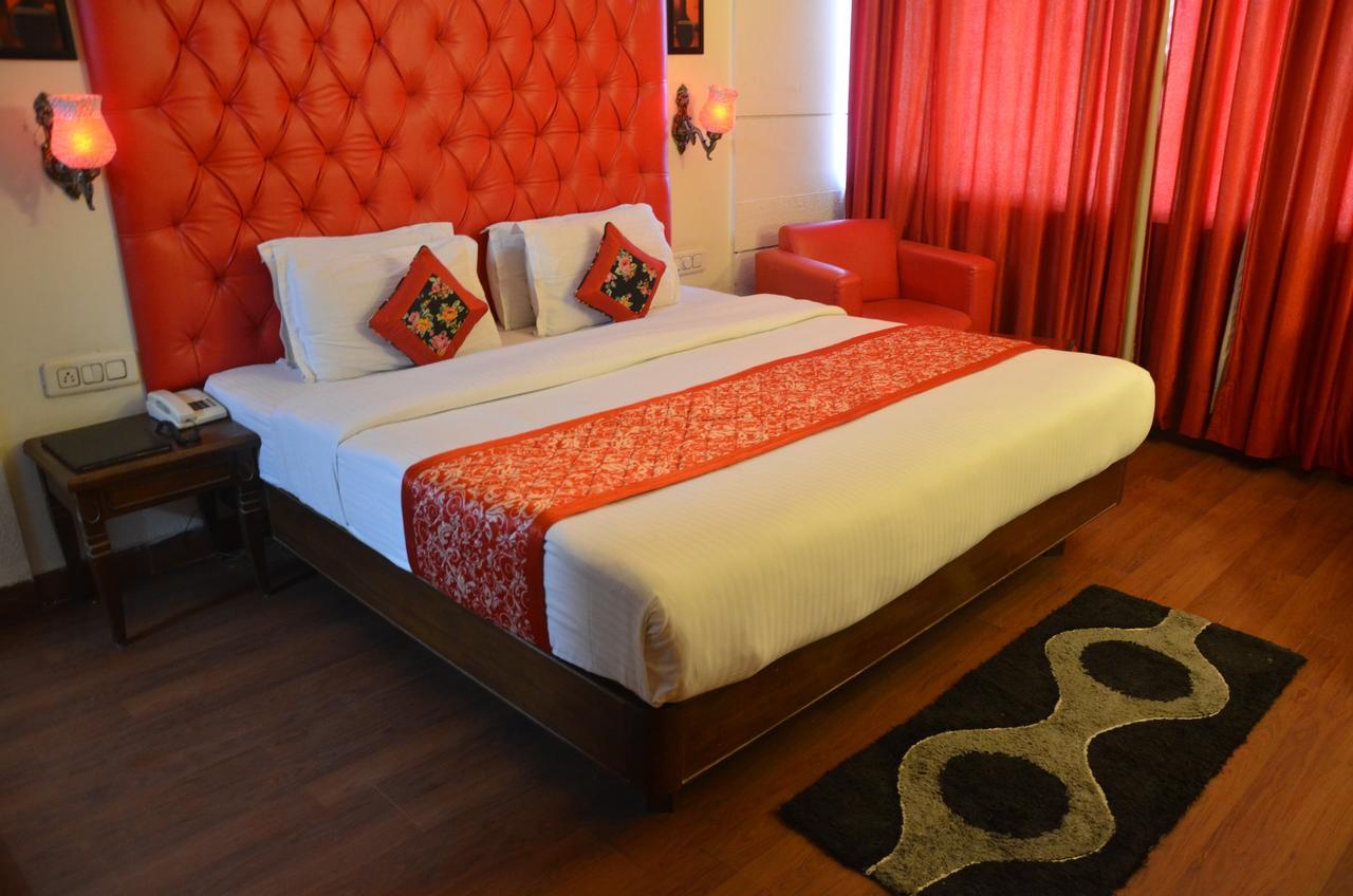 Hotel Klg International Zirakpur Экстерьер фото