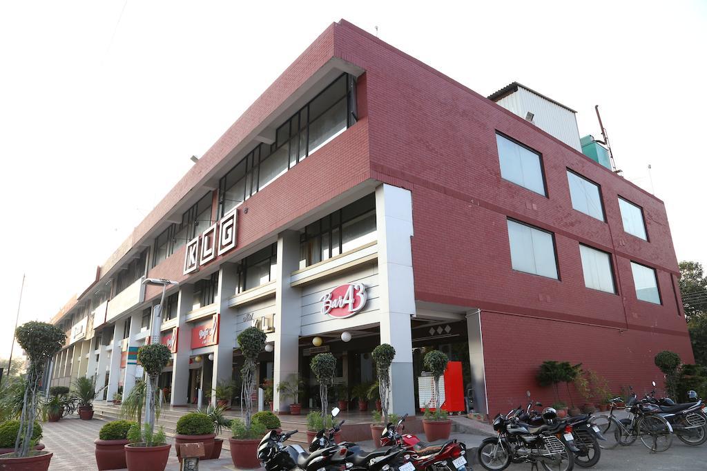 Hotel Klg International Zirakpur Экстерьер фото